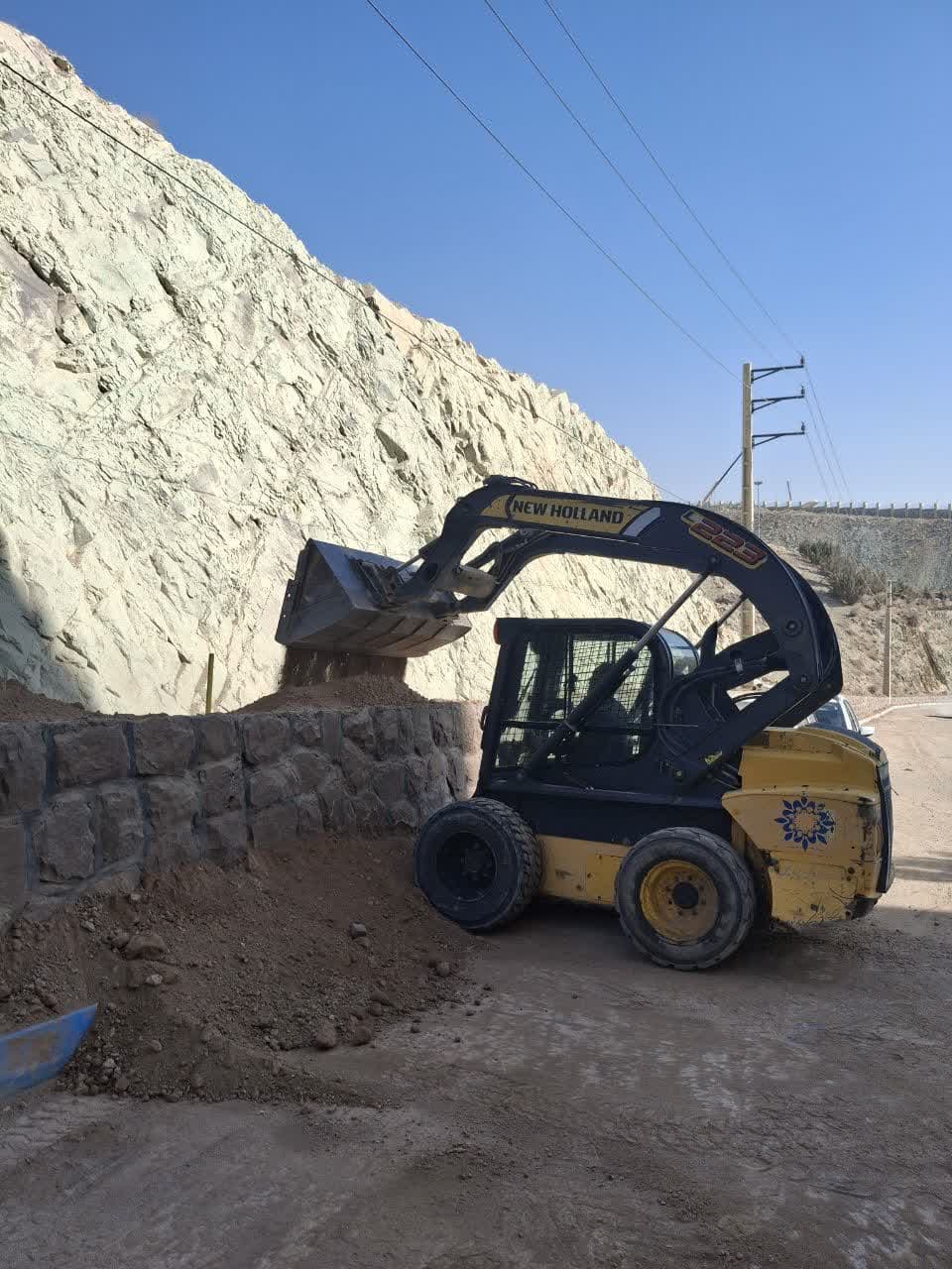 آغاز عملیات آمادهسازی نوار فضای سبز خیابان نوشین